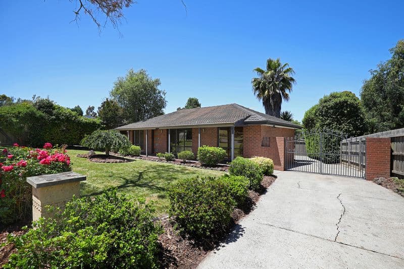 18 Eastwood Crescent, Mooroolbark - Image 1