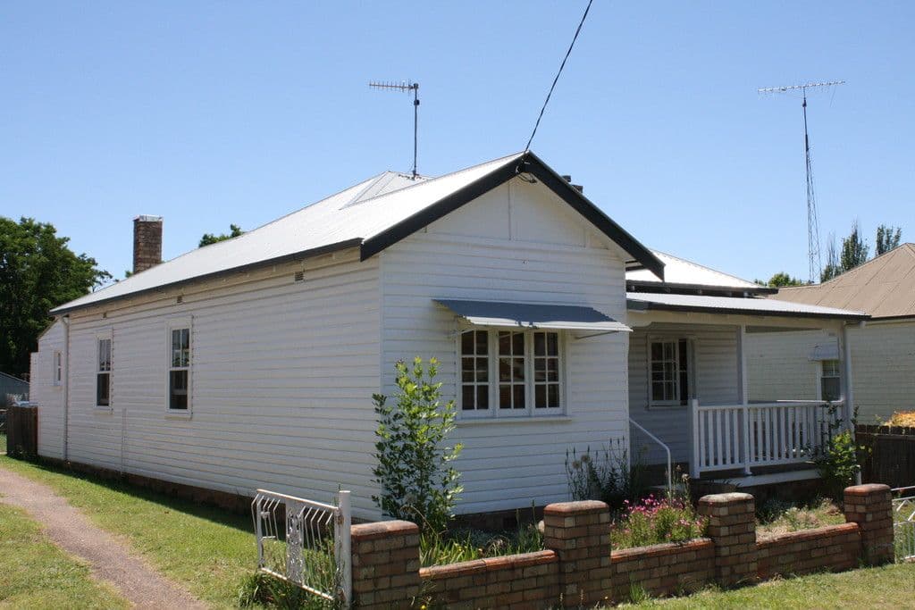 98 Bourke Street, Glen Innes - Image 1