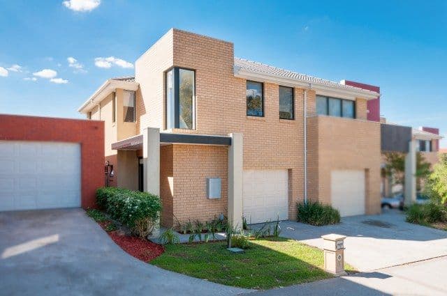 15 Crestview Close, ROXBURGH PARK VIC 3064, Roxburgh Park - Image 1