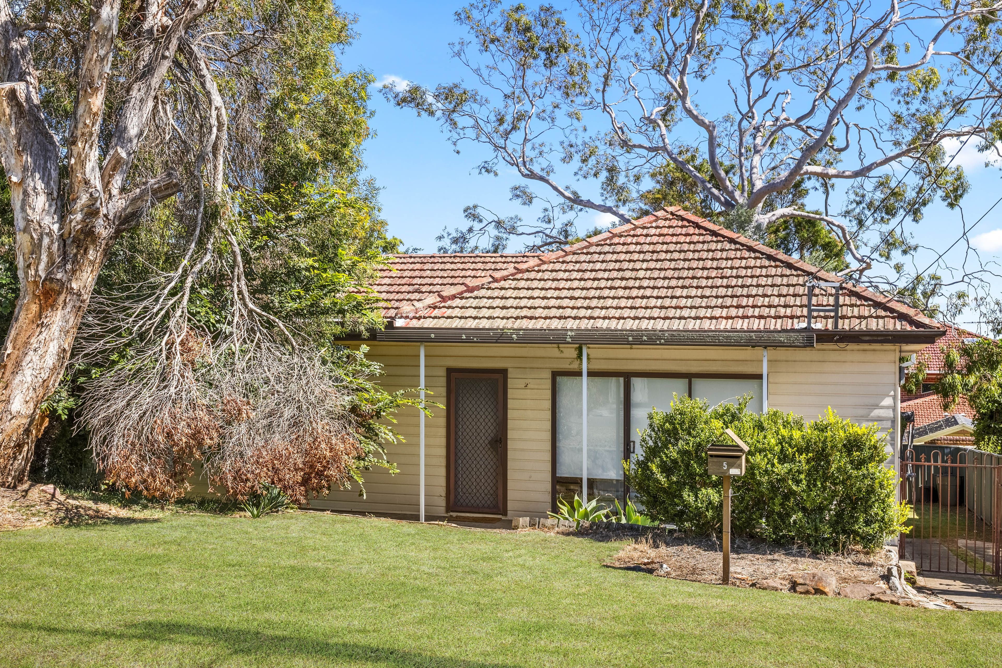 5 Ventura Avenue, Miranda NSW 2228, Miranda - Image 1