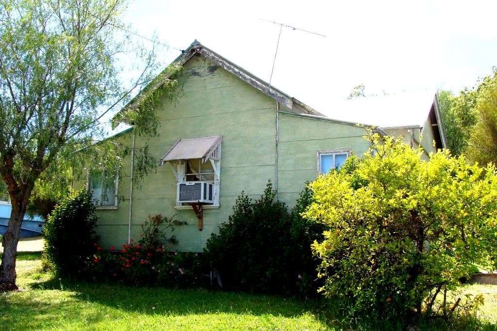30 Learmonth Street, Willow Tree - Image 1