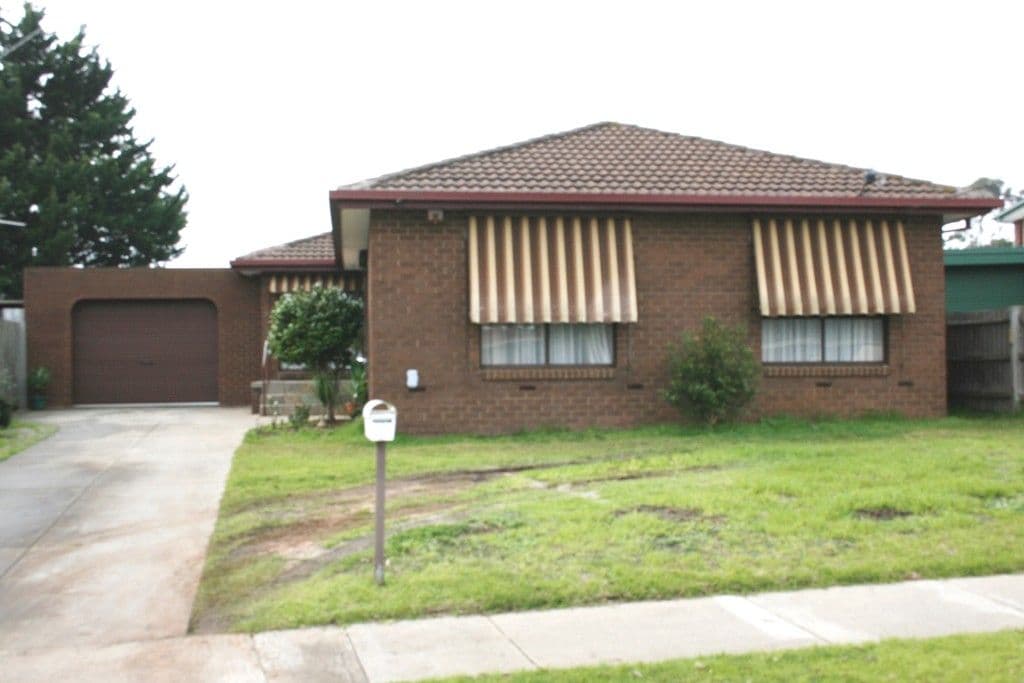 8 Balnarring Drive, KINGS PARK VIC 3021, Kings Park - Image 1