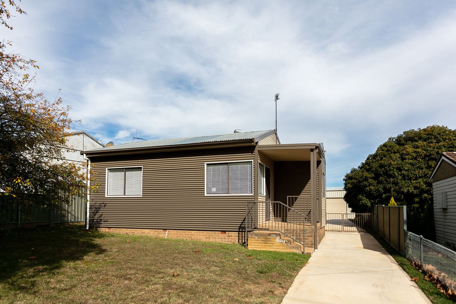 44 Churchill Avenue, Orange - Image 1