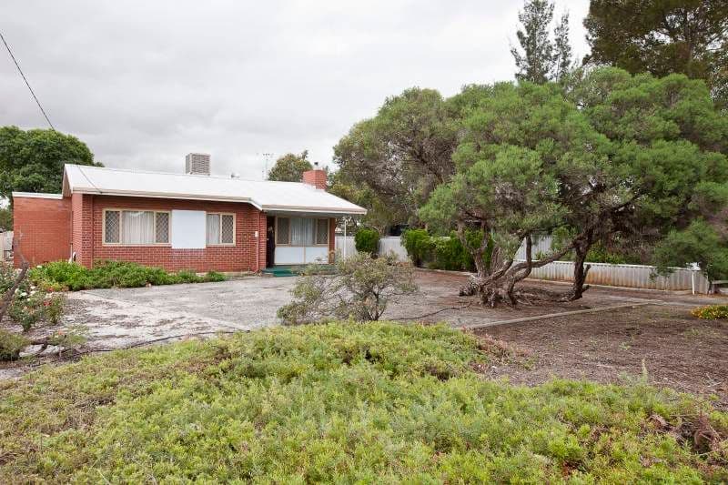 25 Lindley Street, EMBLETON WA 6062, Embleton - Image 1