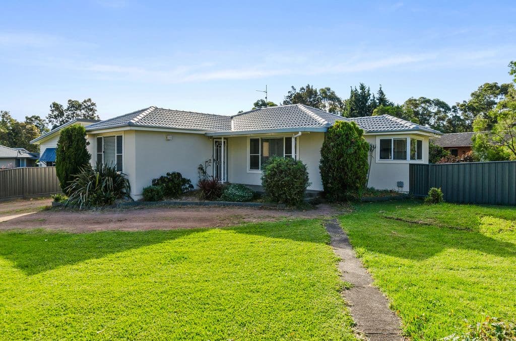 44 Exmouth Road, Kanahooka - Image 1