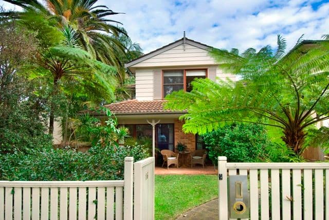 16 Surfers Parade, FRESHWATER NSW 2096, Freshwater - Image 1