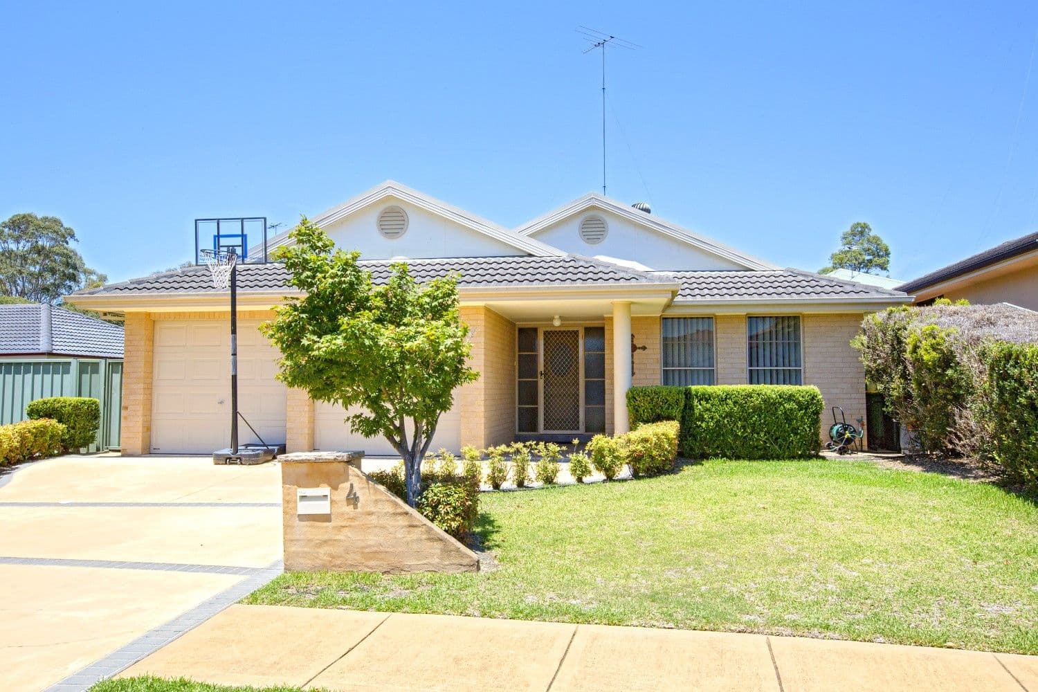 4 Kingsfield Avenue, Glenmore Park - Image 1
