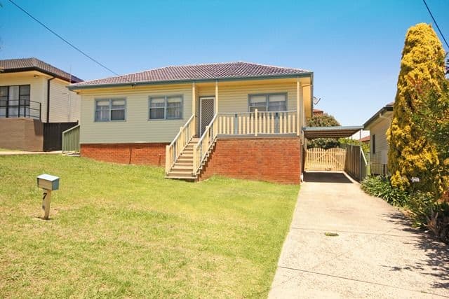 7 Bundarra Road, CAMPBELLTOWN NSW 2560, Campbelltown - Image 1