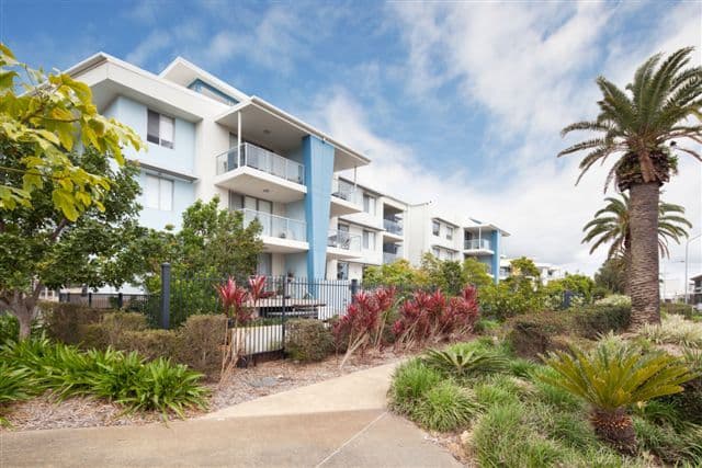 64 'Marina Quays' Sickle Avenue, HOPE ISLAND QLD 4212, Hope Island - Image 1
