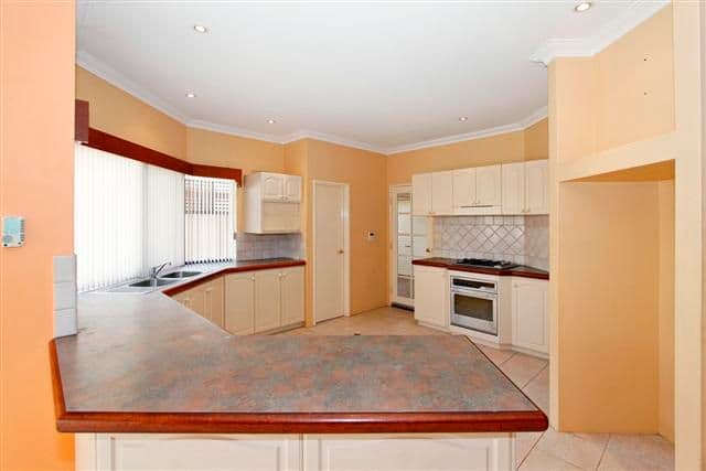 18 Burford Place, CANNING VALE WA 6155, Canning Vale - Image 1