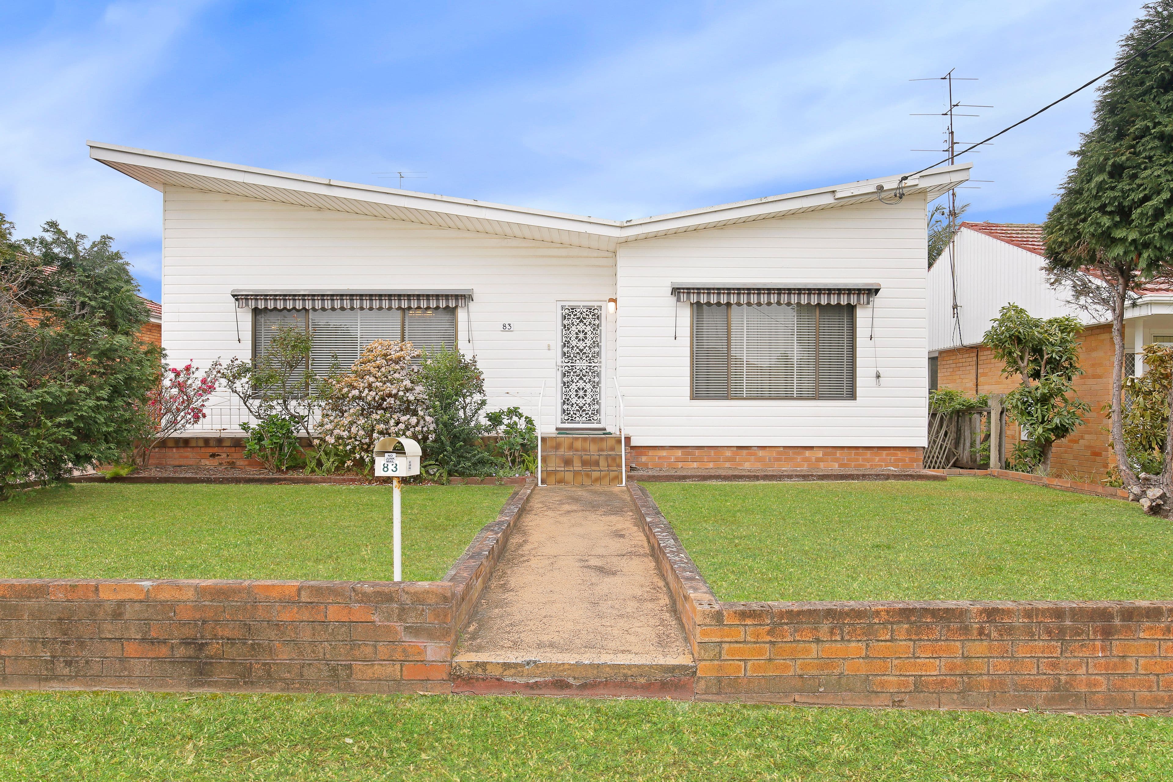 148 Cross Road, Malvern - Image 1