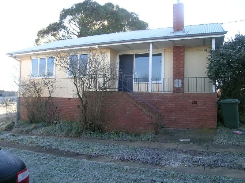 8 Kelly Place, OBERON NSW 2787, Oberon - Image 1
