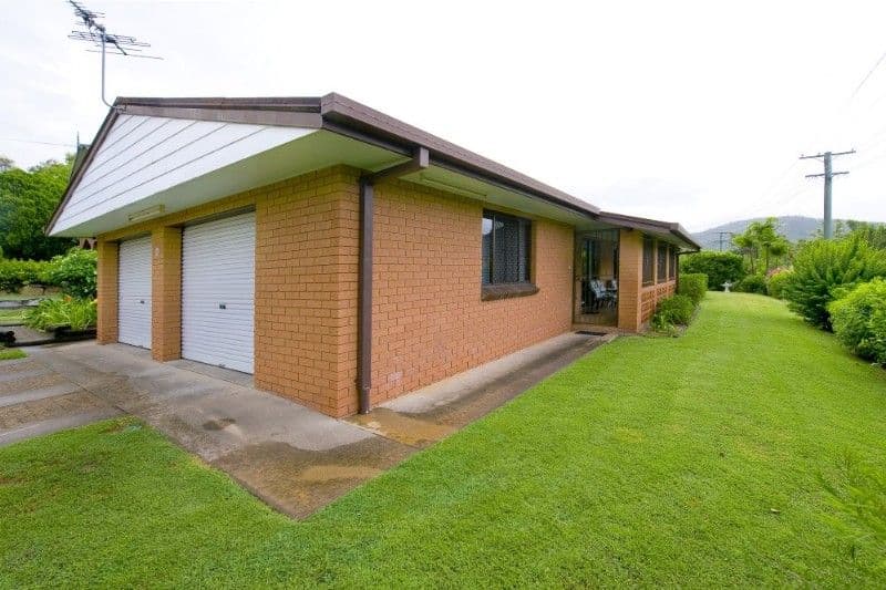 2 Thomas Street, NORMAN GARDENS QLD 4701, Norman Gardens - Image 1