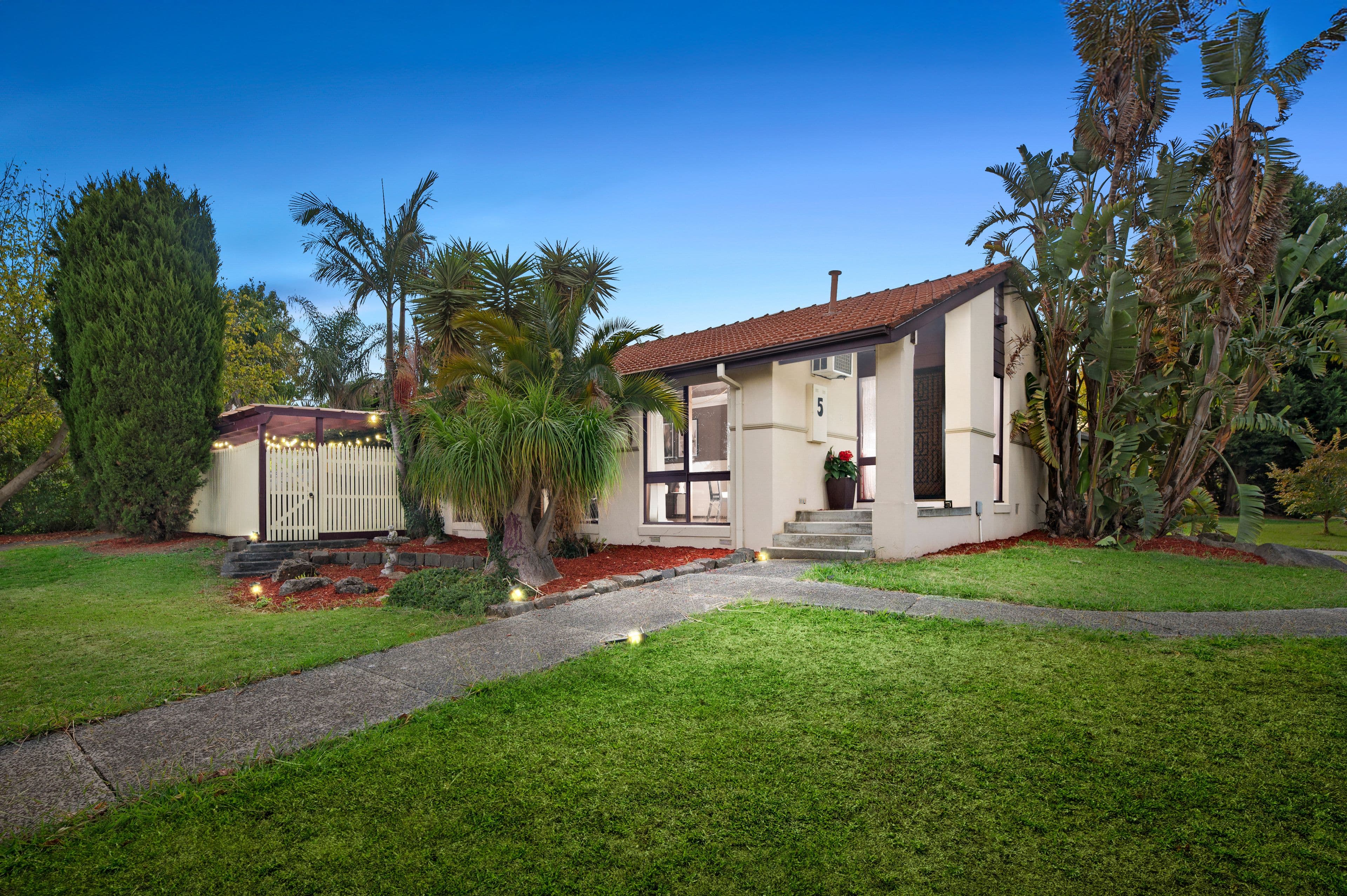 5 Adamson Drive, Endeavour Hills VIC 3802, Endeavour Hills - Image 1