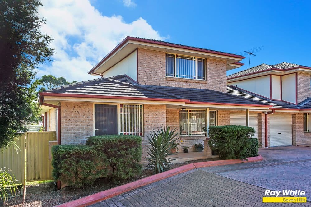 7 Wyena Road, Pendle Hill - Image 1