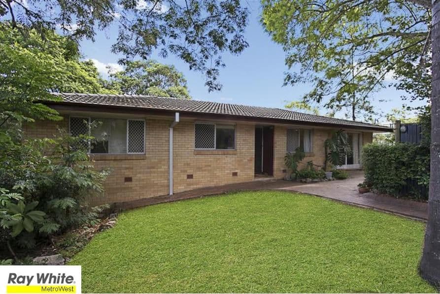 4 Louise Street, KENMORE QLD 4069, Kenmore - Image 1