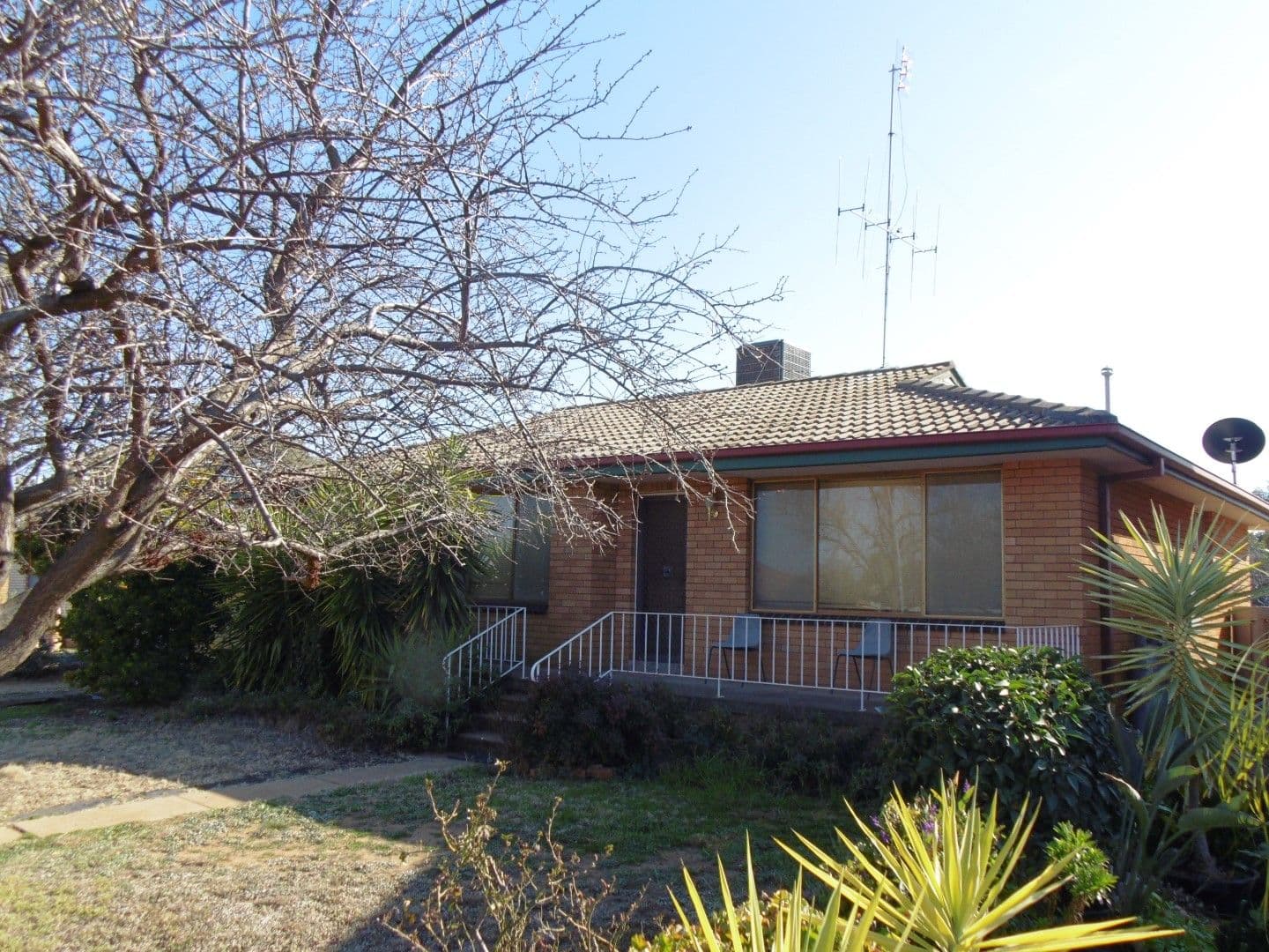 4 Downes Crescent, Parkes - Image 1
