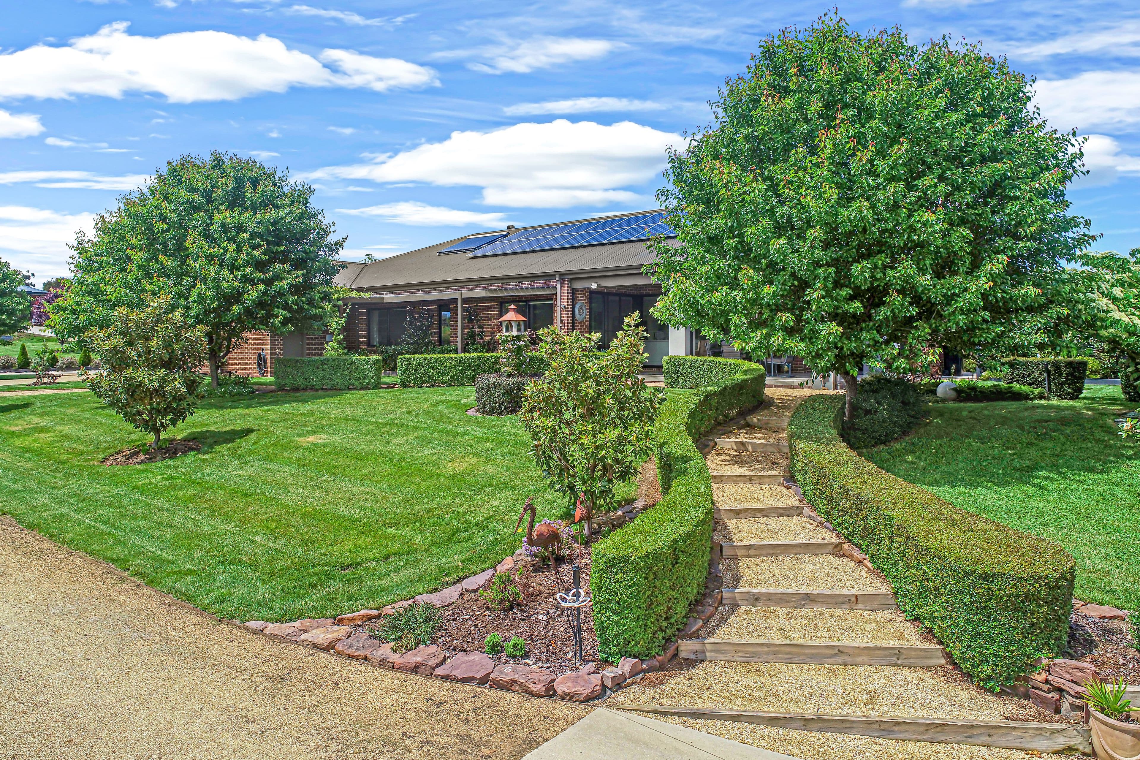 17 Oaksford Drive, Mansfield VIC 3722, Mansfield - Image 1