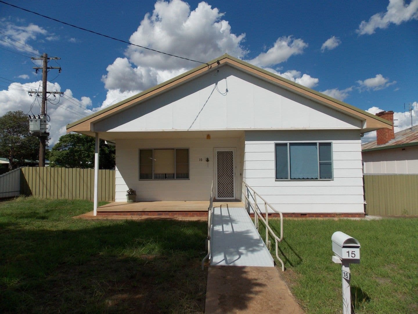 15 East Street, PARKES NSW 2870, Parkes - Image 1