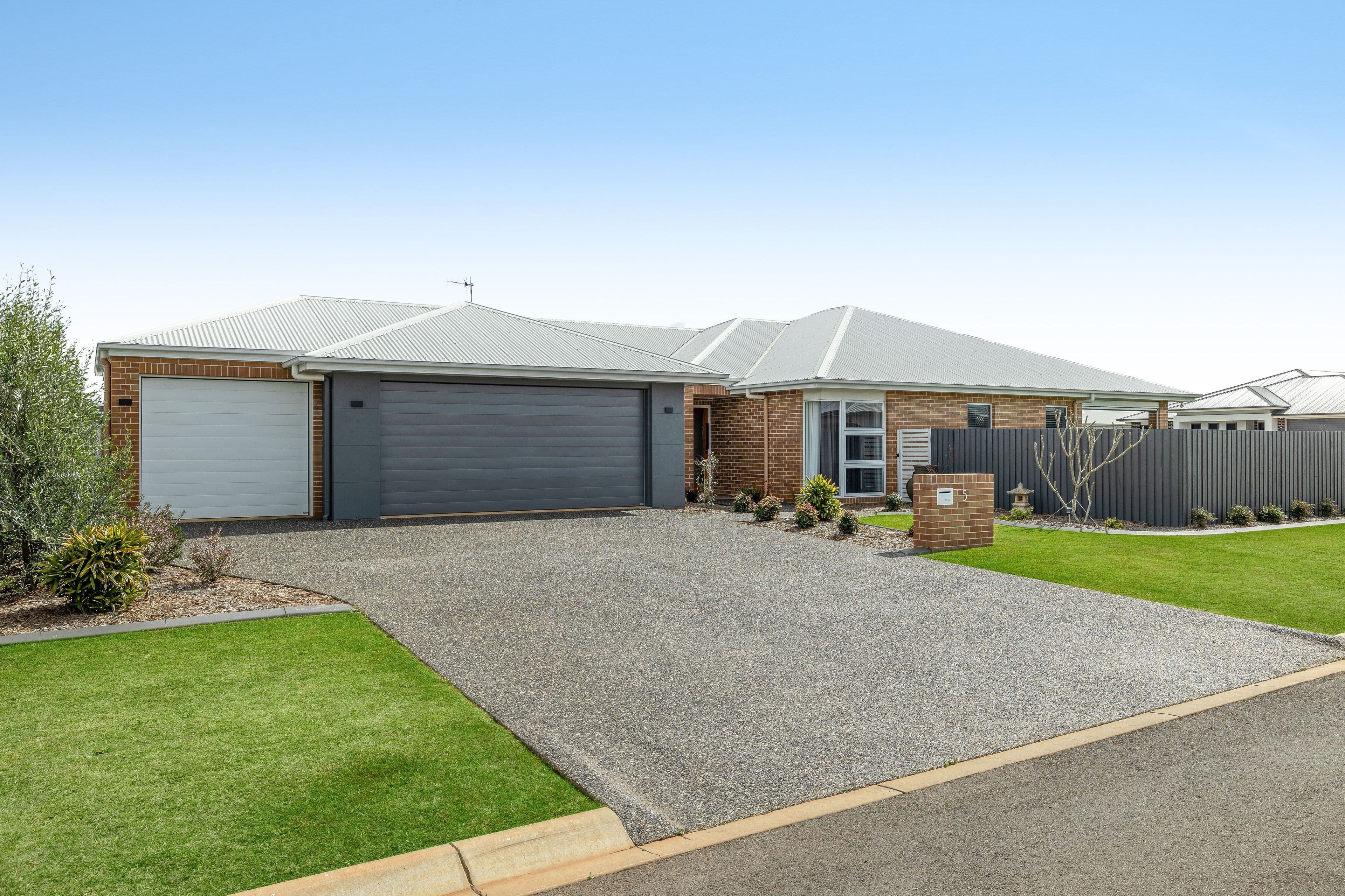 5 O'Neill Circuit, Kearneys Spring QLD 4350, Kearneys Spring - Image 1