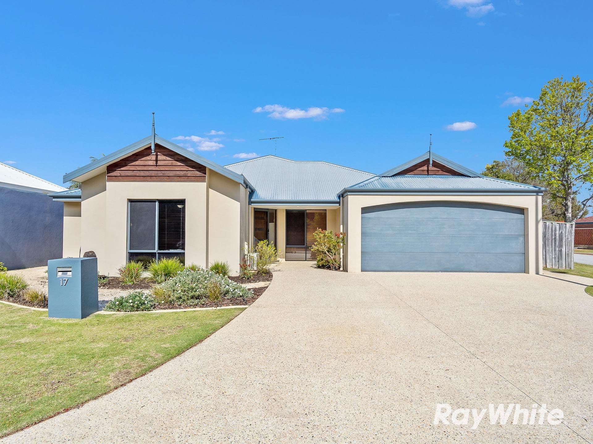 17 Chantilly Circuit, Meadow Springs WA 6210, Meadow Springs - Image 1