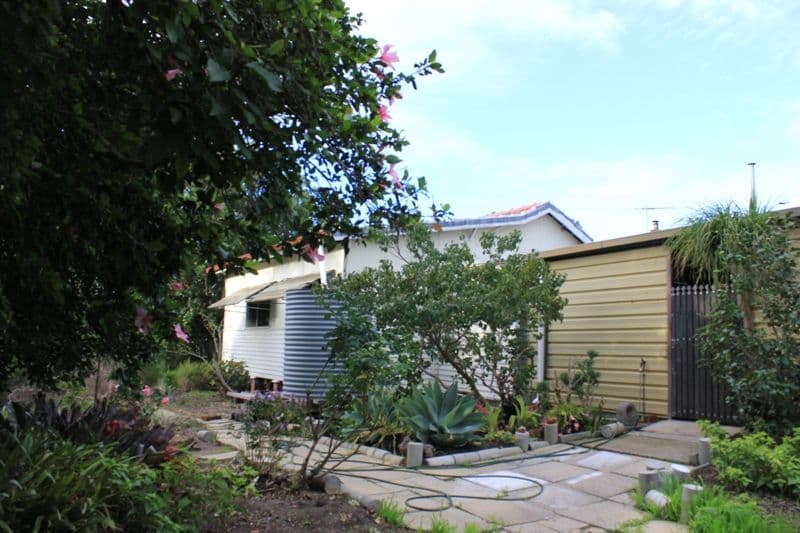 16 Keats Road, KALAMUNDA WA 6076, Kalamunda - Image 1