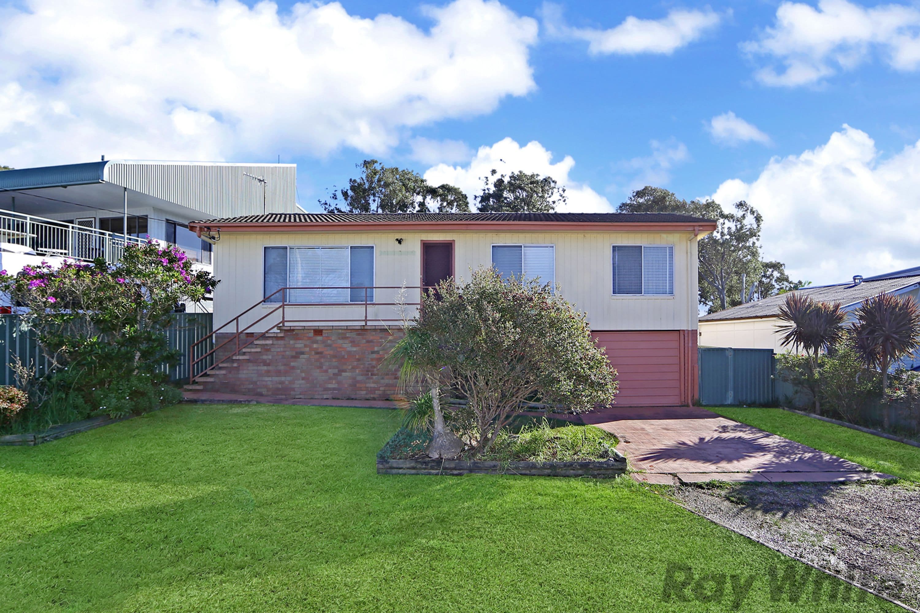7 Buff Point Avenue, Buff Point - Image 1
