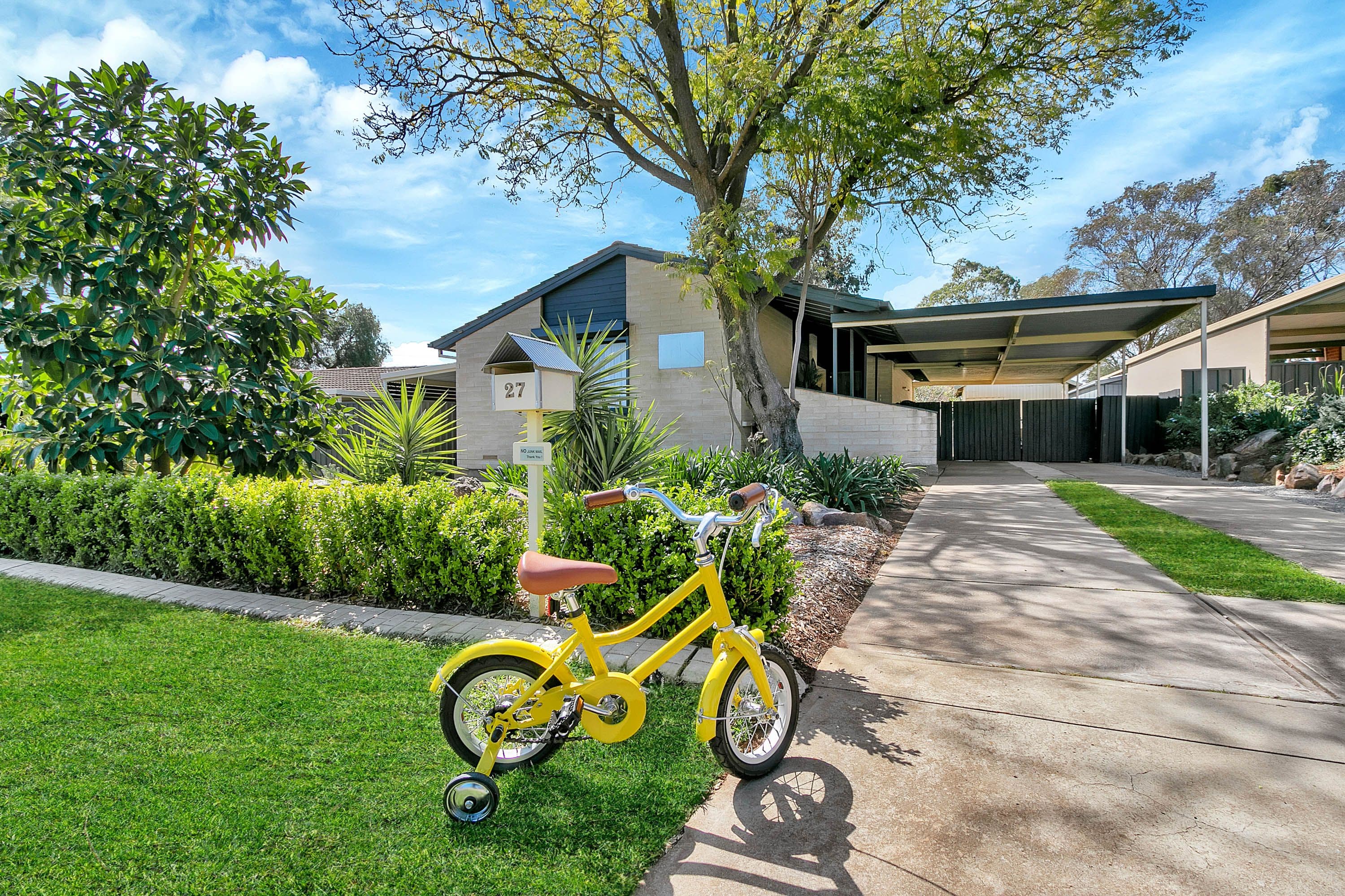 27 Callanna Court, Craigmore SA 5114, Craigmore - Image 1