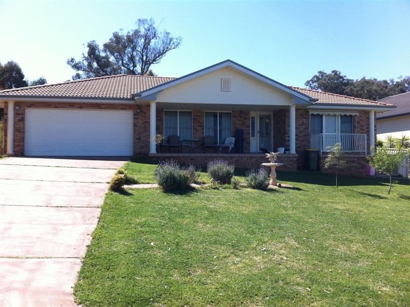 9 London Drive, COWRA NSW 2794, Cowra - Image 1