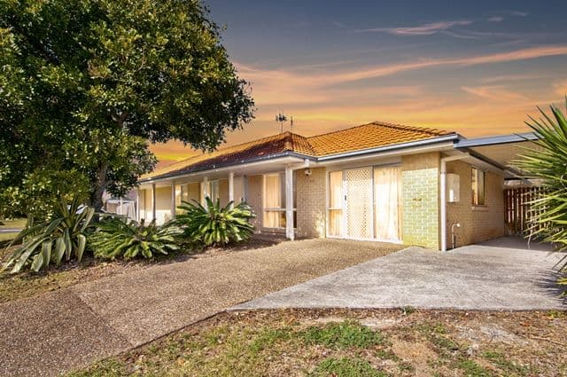 26 Wyena Street, Camp Hill QLD 4152, Camp Hill - Image 1