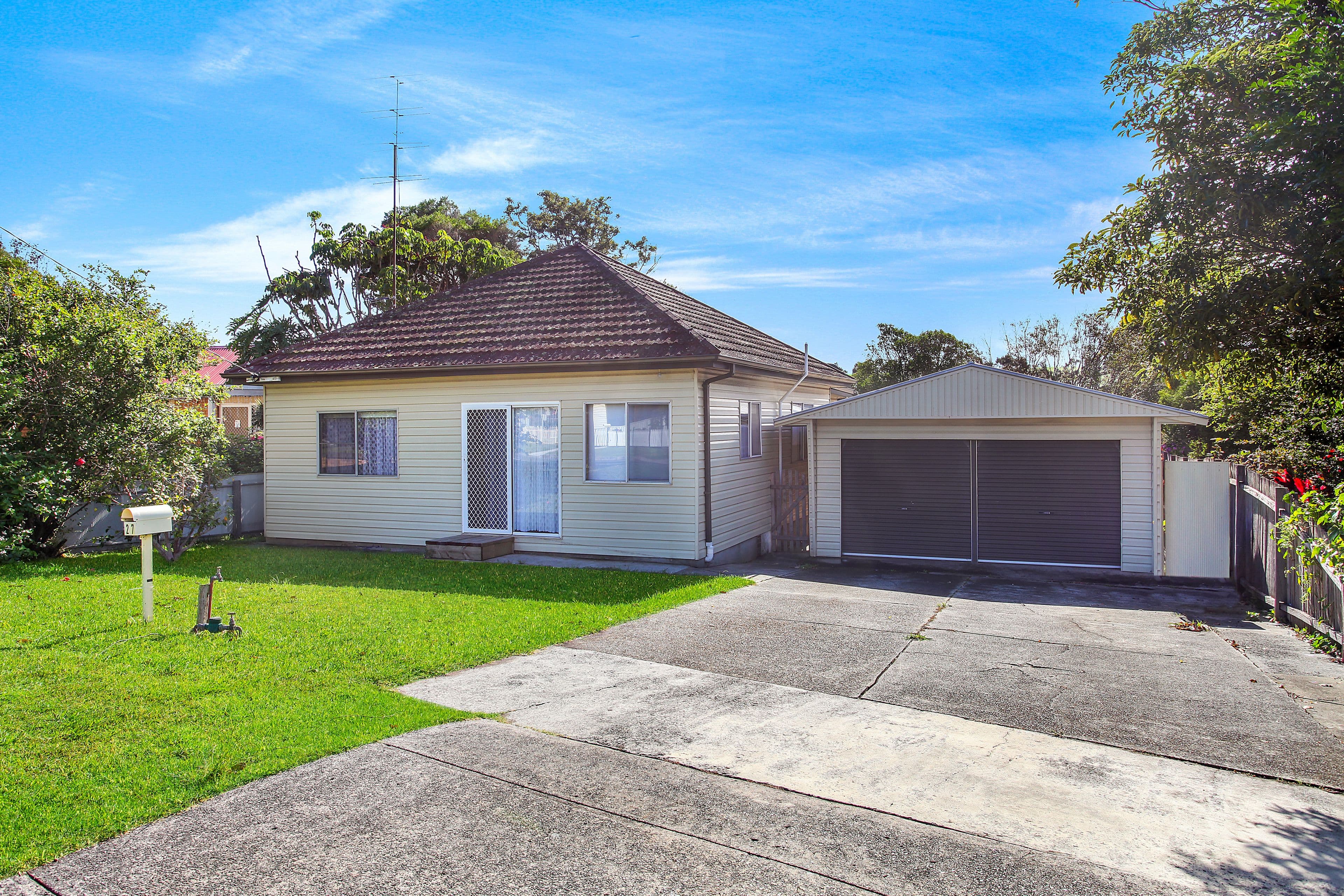 27 Jason Avenue, Barrack Heights - Image 1