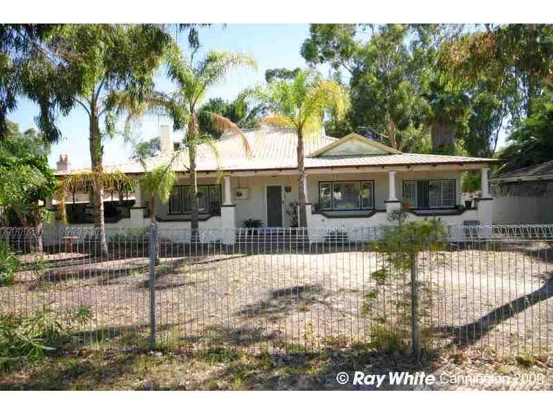 8 Central Terrace, BECKENHAM WA 6107, Beckenham - Image 1