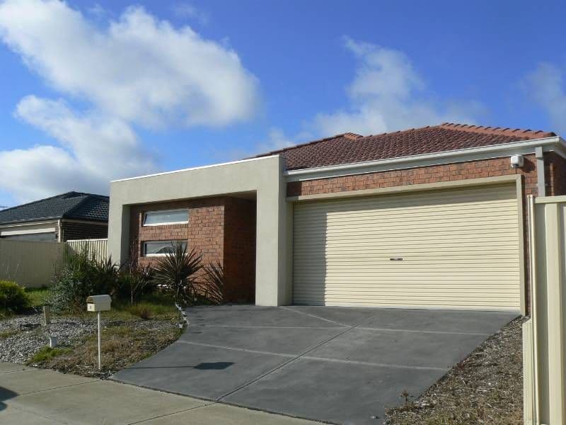 8 Delphinium Road, PAKENHAM VIC 3810, Pakenham - Image 1