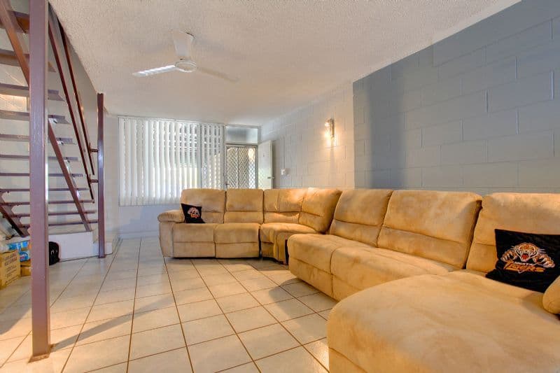 4 Cambridge Street, CURRAJONG QLD 4812, Currajong - Image 1