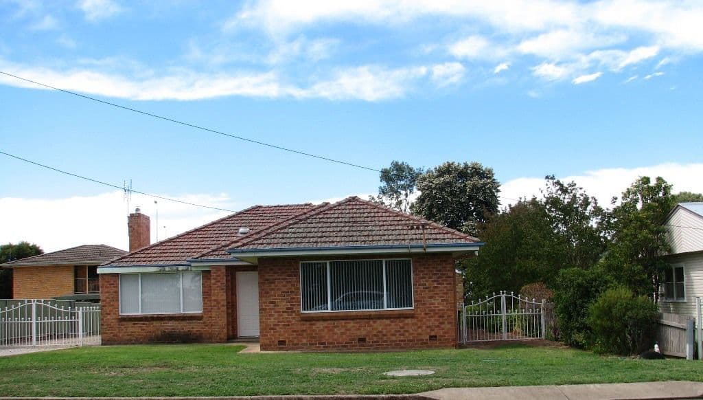 9 Degance Street, TAMWORTH NSW 2340, South Tamworth - Image 1