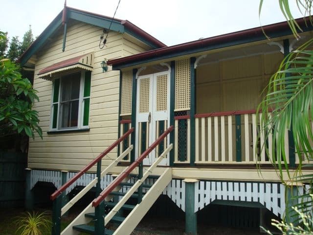 4 Railway Terrace, CORINDA QLD 4075, Corinda - Image 1