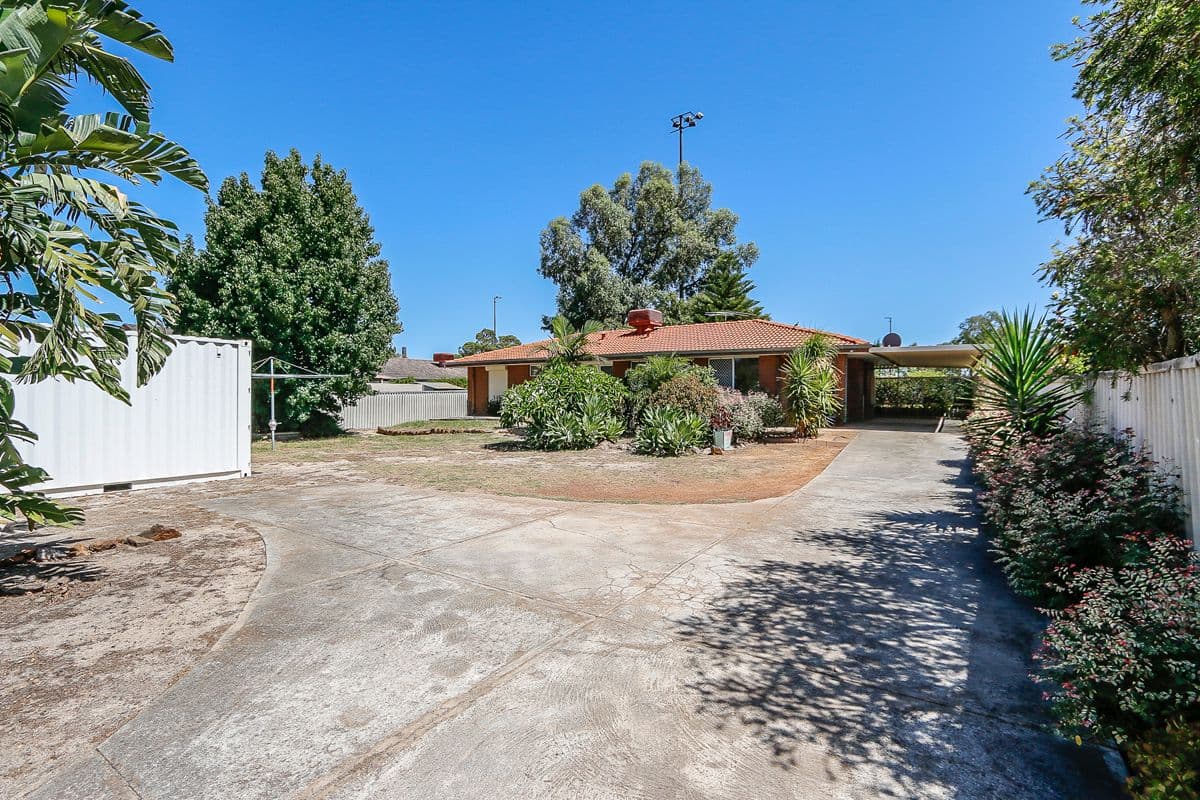 23 Blackadder Road, Swan View WA 6056, Swan View - Image 1