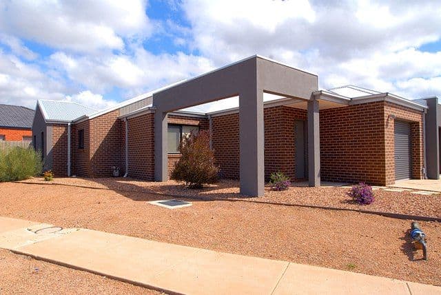 3-11 Retford Close, WERRIBEE VIC 3030, Werribee - Image 1
