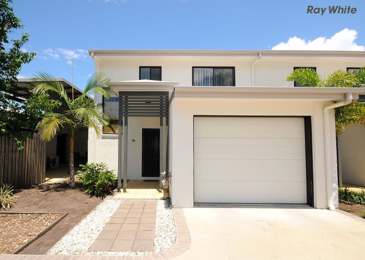 654 Charlton Esplanade, Urangan QLD 4655, Urangan - Image 1