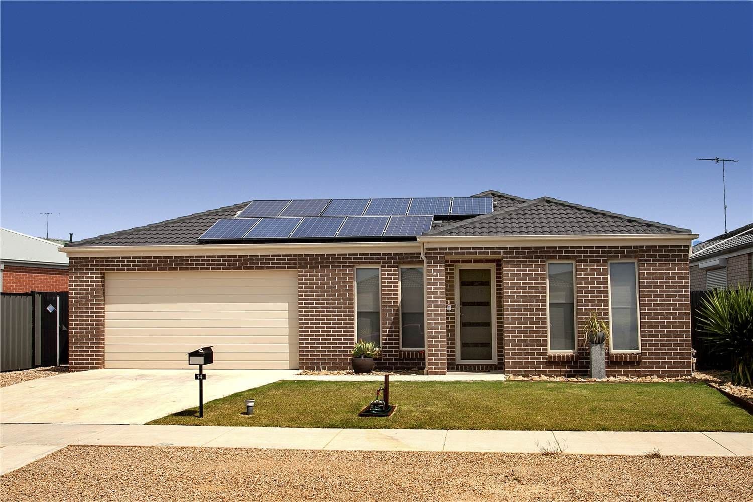 14 Raymond George Place, LARA VIC 3212, Lara - Image 1