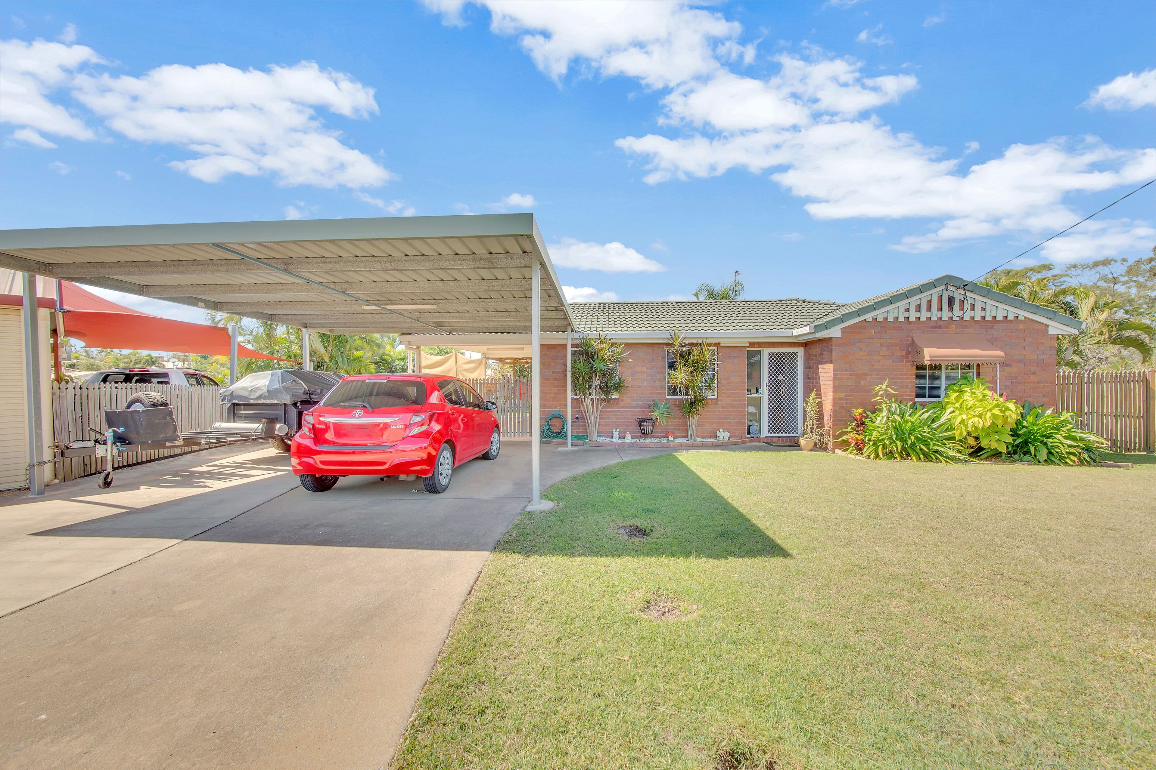 7 Carpentaria Close, Clinton QLD 4680, Clinton - Image 1