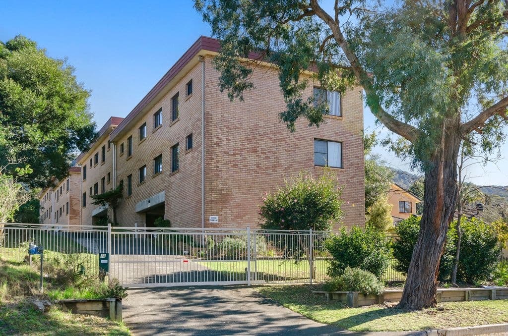 18 High Street, Woonona - Image 1