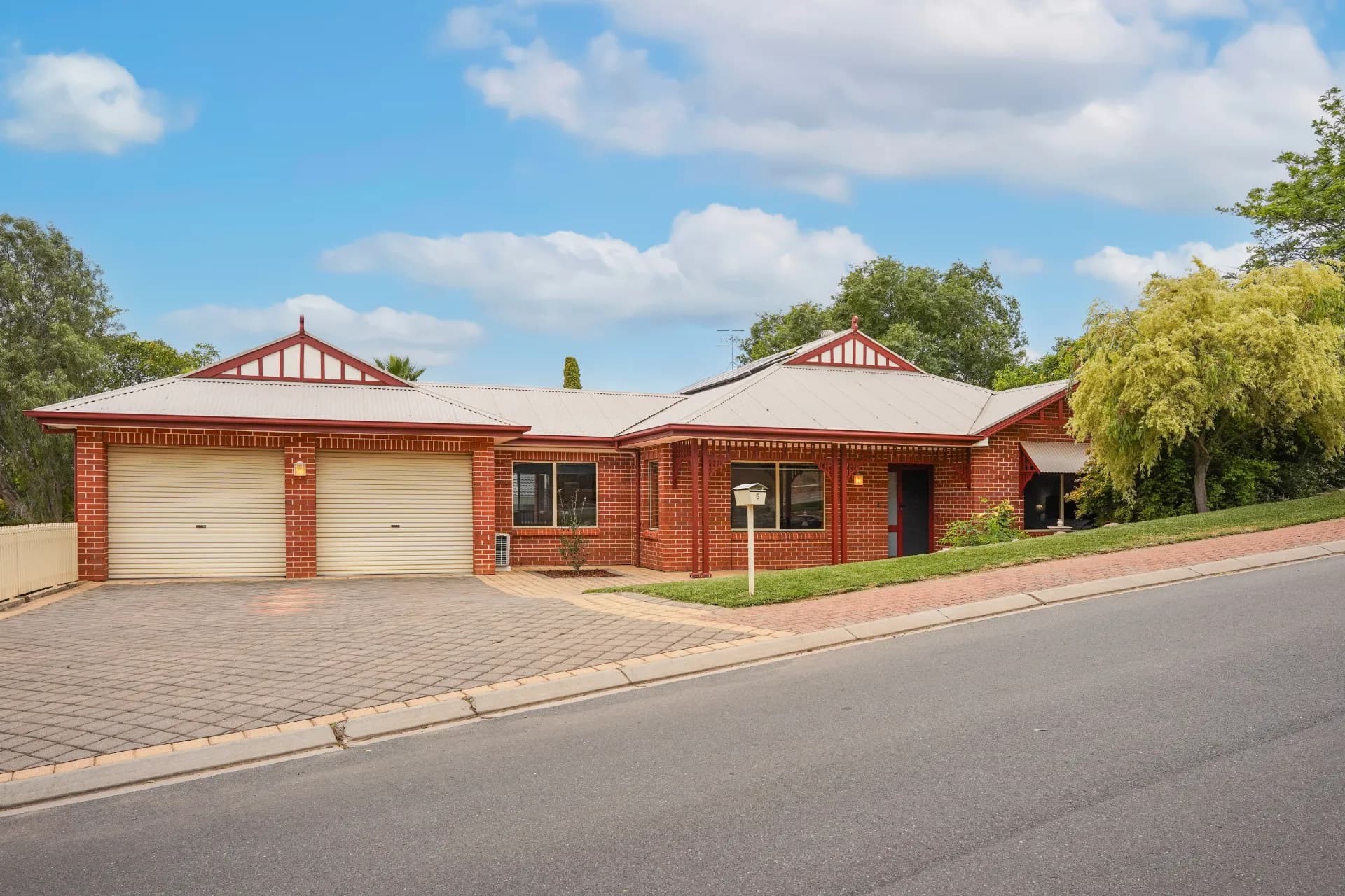 5 Honeysuckle Drive, Hillbank., Hillbank - Image 1
