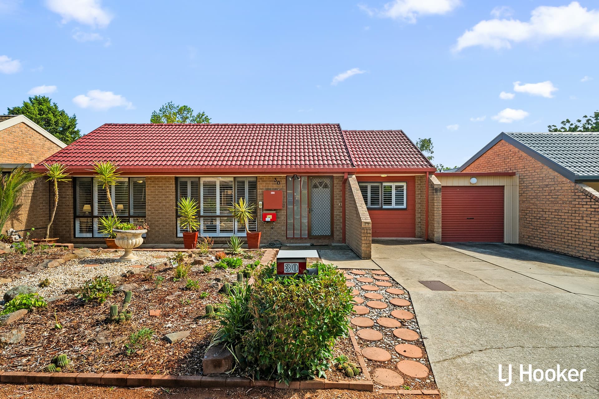 30 Dorrit Black Crescent, Lyneham, Lyneham - Image 1