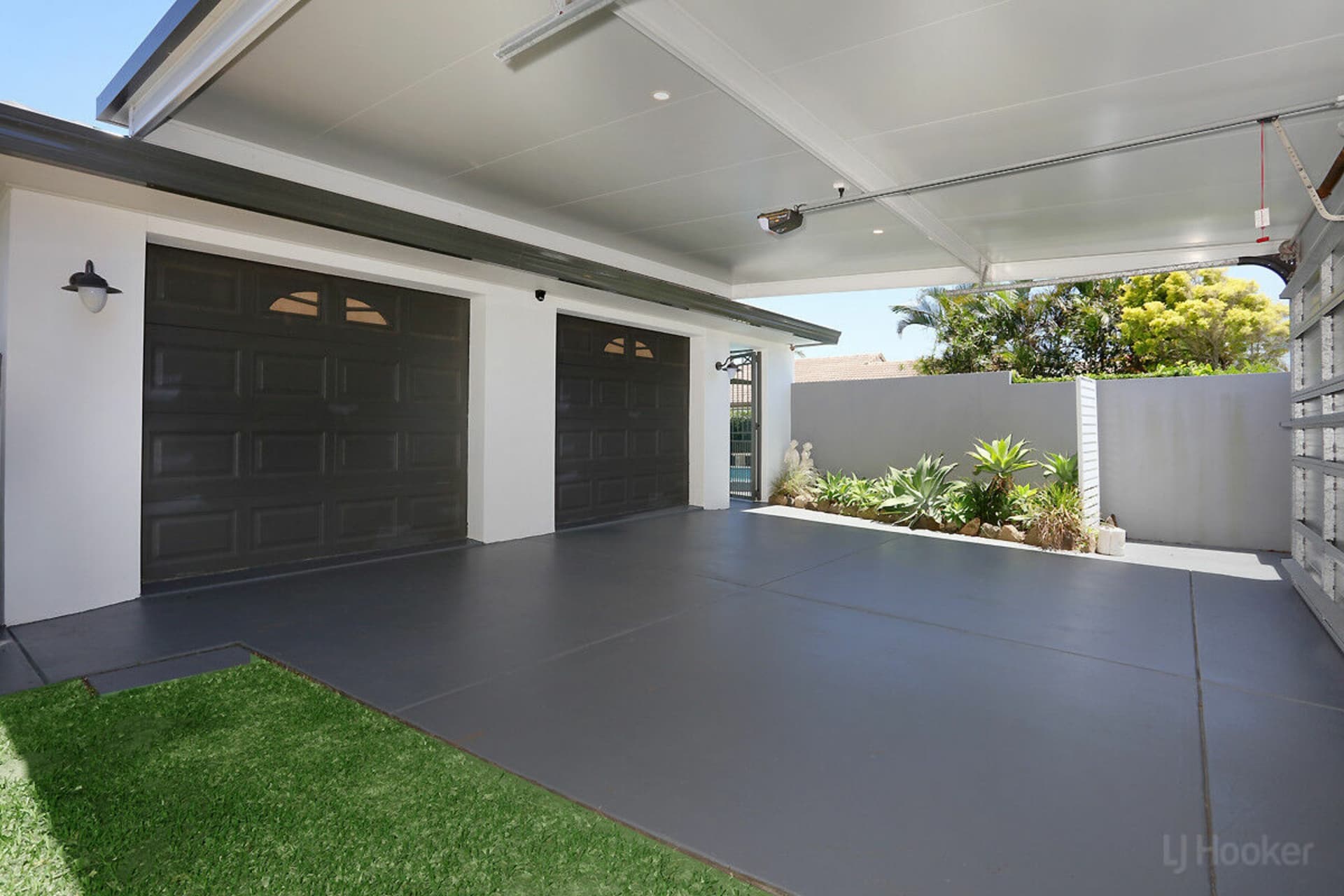 12 Hyacinth Avenue, Hollywell, Hollywell - Image 1