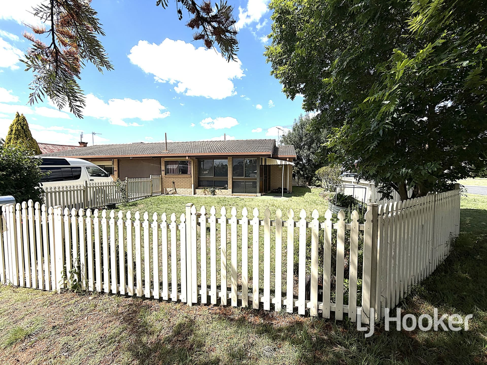 2/82 Lawrence Street, Inverell, Inverell - Image 1