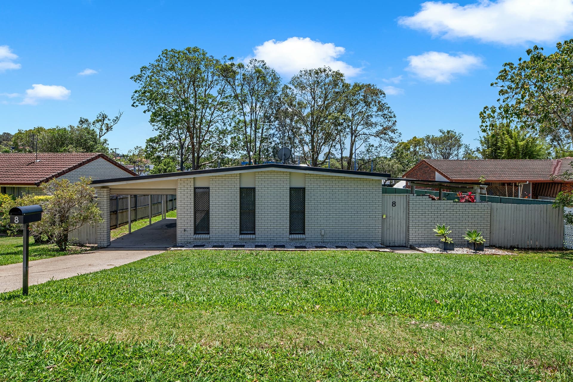 8 Sapium Road, Ashmore, Ashmore - Image 1