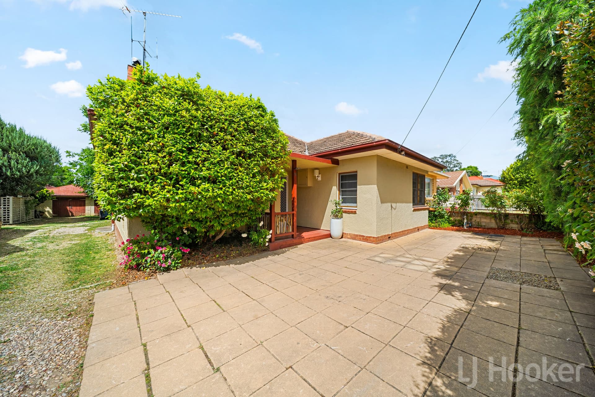 18 Morton Street, Queanbeyan, Queanbeyan - Image 1