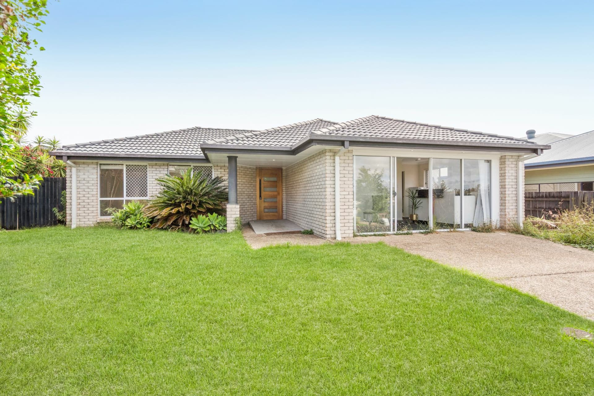 17 Lancelot Crescent, Ormeau, Ormeau - Image 1