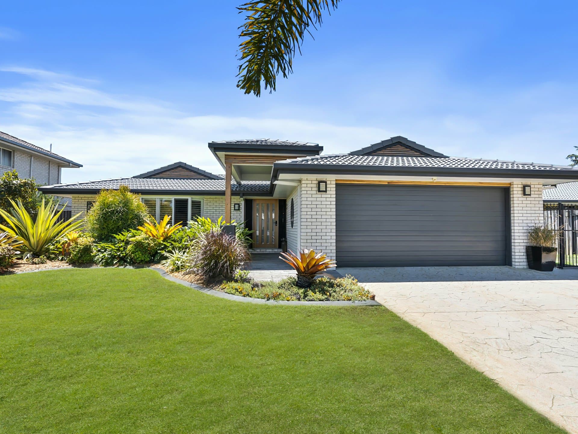 39 Cosmos Avenue, Banksia Beach, Banksia Beach - Image 1